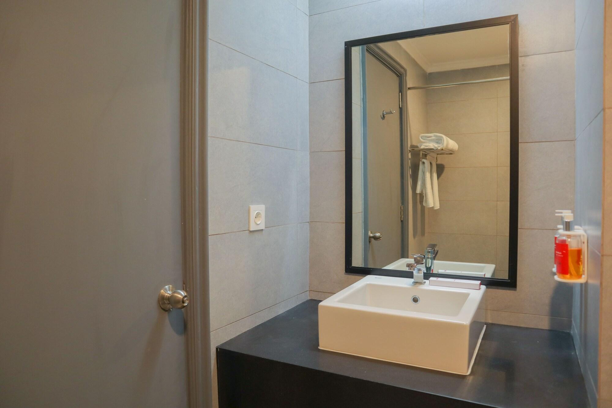 Super Oyo Townhouse 2 Hotel Gunung Sahari Dżakarta Zewnętrze zdjęcie