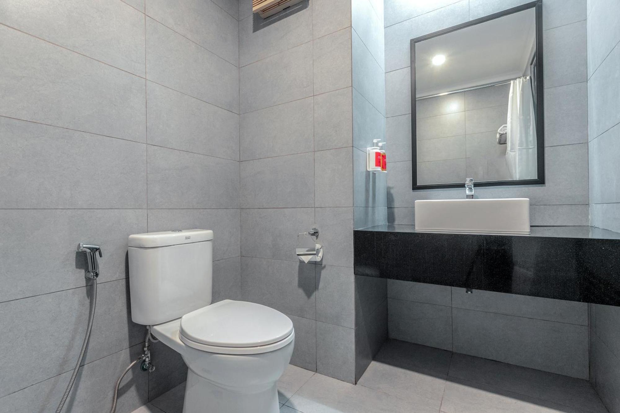 Super Oyo Townhouse 2 Hotel Gunung Sahari Dżakarta Zewnętrze zdjęcie