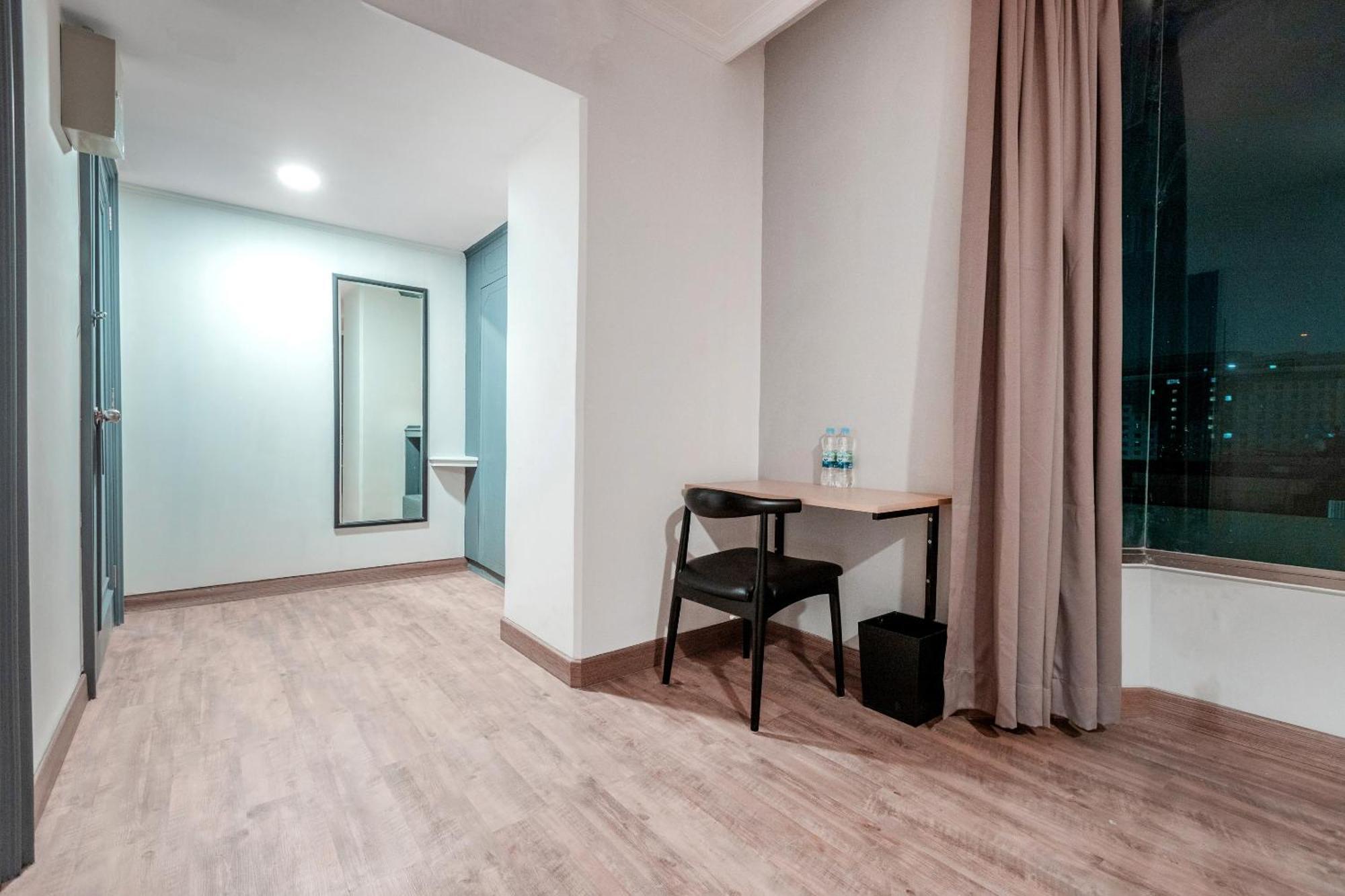 Super Oyo Townhouse 2 Hotel Gunung Sahari Dżakarta Zewnętrze zdjęcie